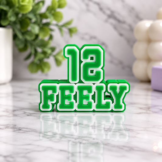 12 Feely - Bookshelf Decor